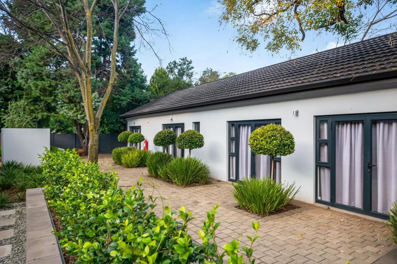 30 On Whites Guesthouse Bloemfontein Eksteriør billede