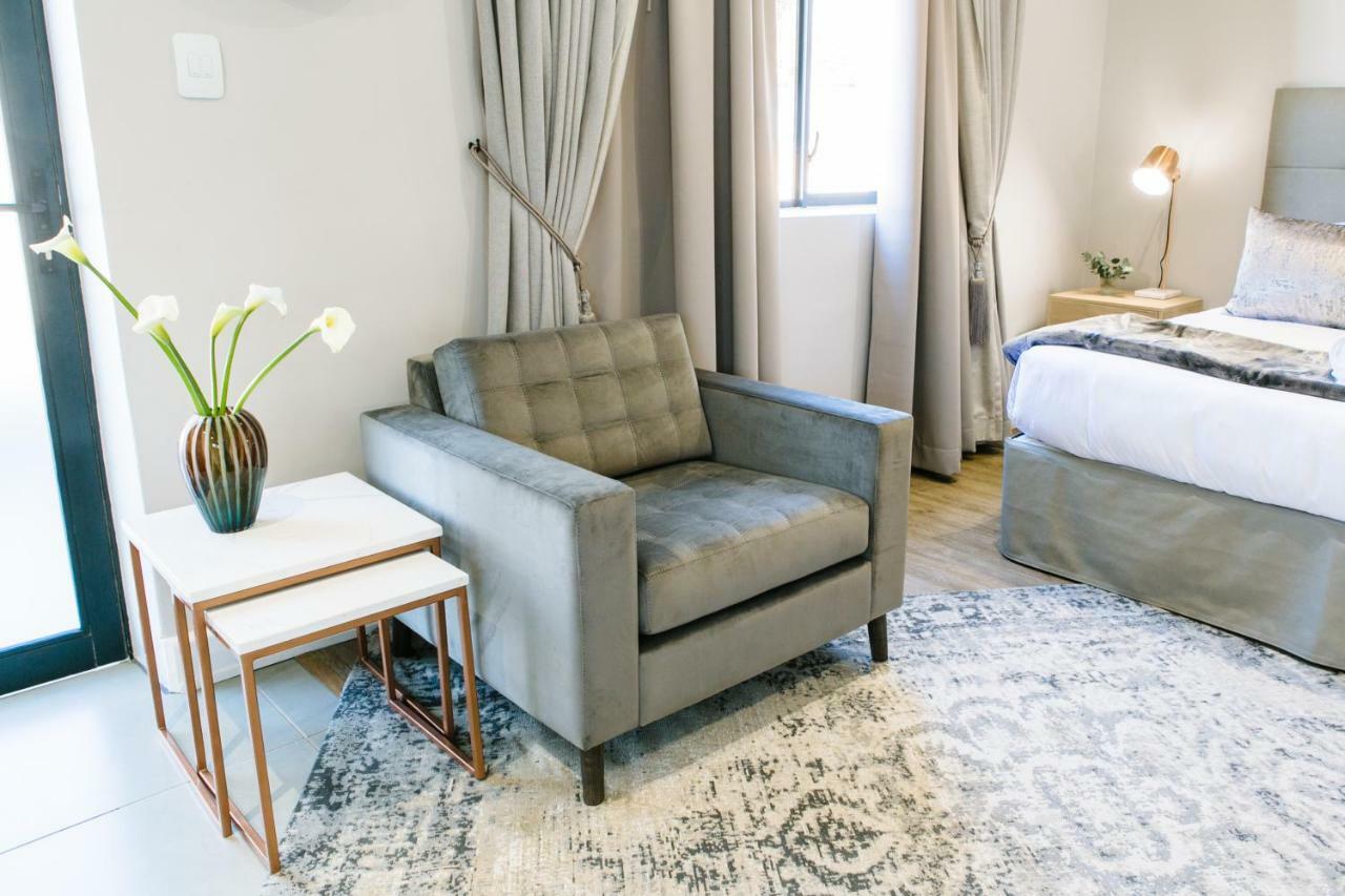 30 On Whites Guesthouse Bloemfontein Eksteriør billede