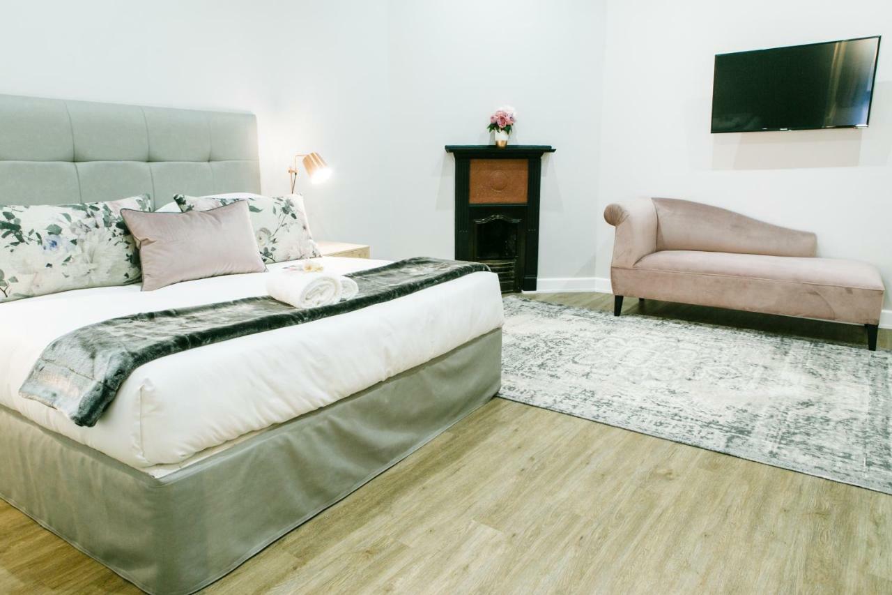 30 On Whites Guesthouse Bloemfontein Eksteriør billede