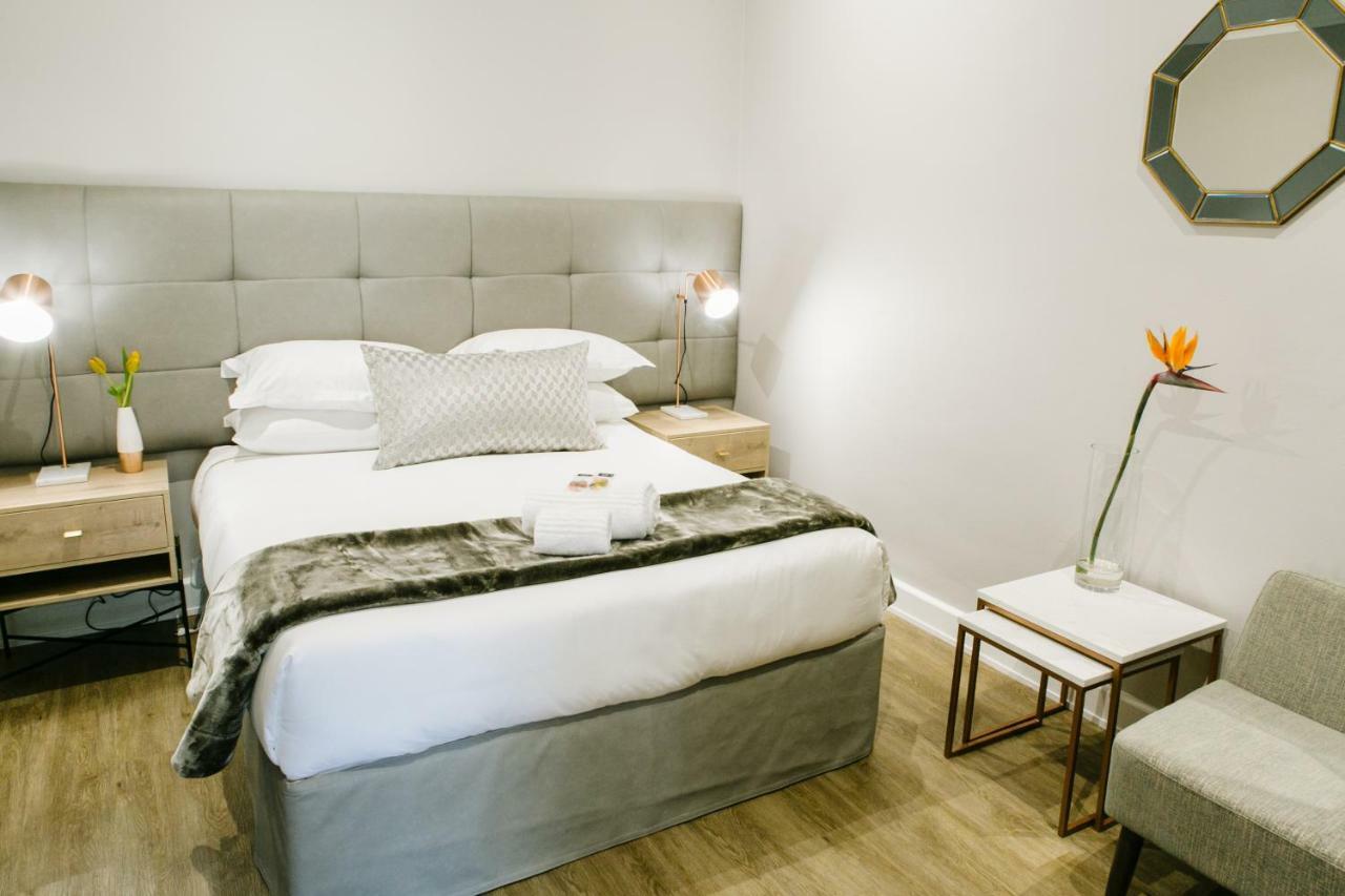 30 On Whites Guesthouse Bloemfontein Eksteriør billede